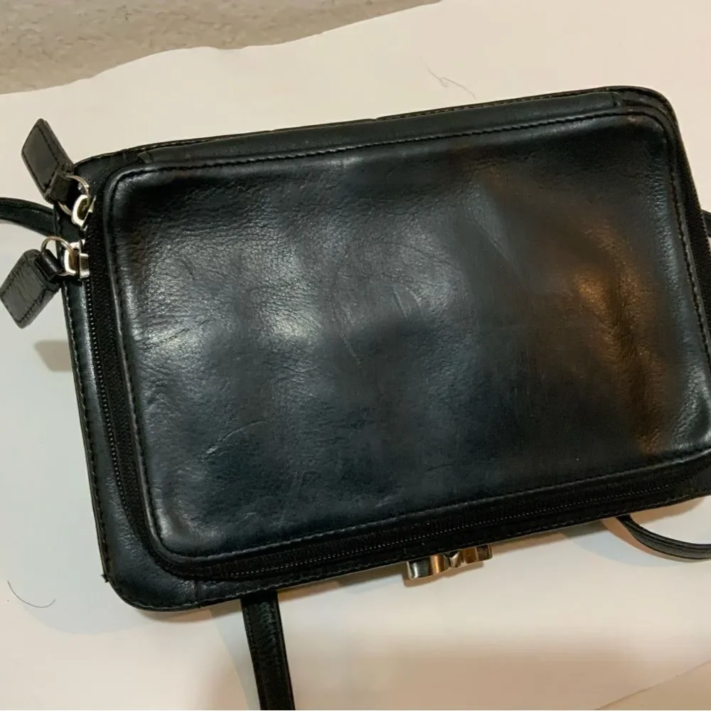 FOSSIL Black Leather CROSSBODY Kiss Lock Snap  Zip ORGANIZER HANDBAG 8x6x2 in